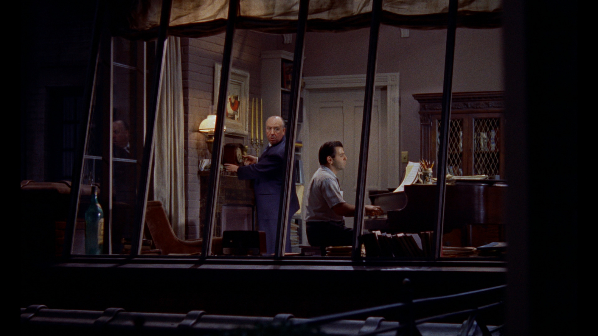dt-81608/希区柯克:后窗/rear window 1954/bd25:詹姆斯 斯图尔特/格